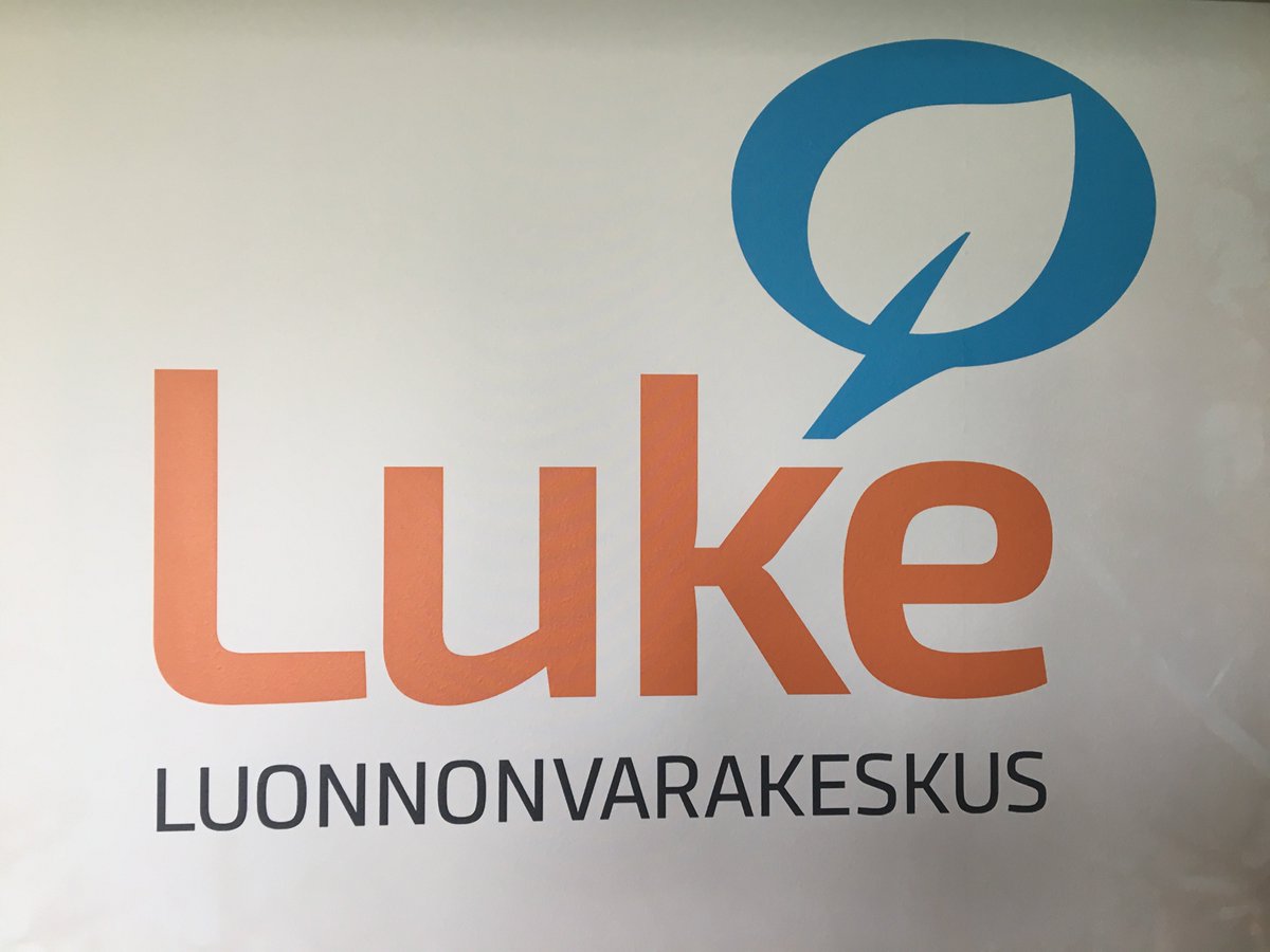 CanEmbFinland's tweet photo. Scientific cooperation in the Arctic is essential for environmental protection. Thanks to @LukeFinland for fascinating talks on seal species of the North, indigenous knowledge in the sciences and the effects of climate change w visiting scholar Enooyaq Sudlovenick! @CanadaArctic https://t.co/JbChxsirZ5