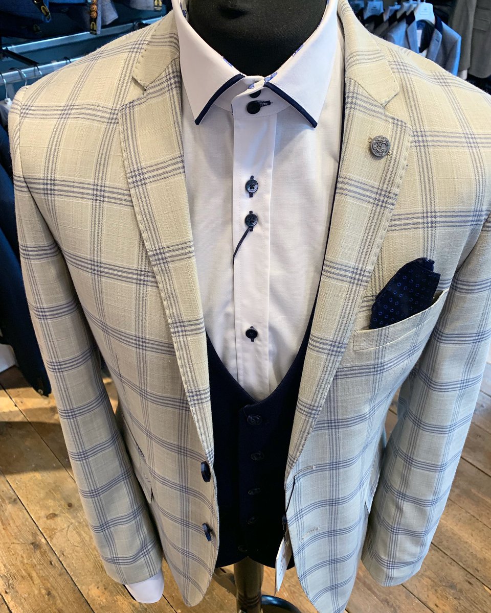 RevolverDN1's tweet photo. 🙌🏻 New suits 🙌🏻  
Whether you have a wedding to attend, a day at the races, a school prom on the way or another big event this Summer, then we have you covered!! Marc Darcy’s new summer collection of 3 piece suits and blazers/waistcoats in store now ☀️👌🏻 https://t.co/TRLiXkxuYm