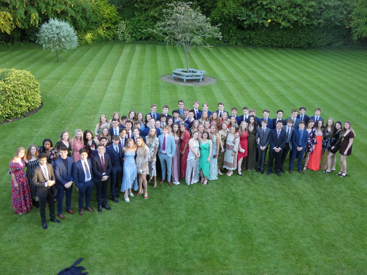 OakhamSch's tweet image. Form 6 Prefects enjoyed a wonderful dinner with the Headmaster last night. #support #thankyou #positivecontribution