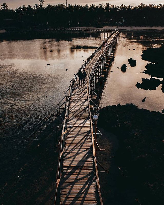 FUTURE LEADER is a group of free soul individuals who aspire in art, sports, the outdoors and the lifestyle that expresses freedom. The world is changing radically and it's us who will hold it's fate. We are the future. 
Enjoy this photo of Siargao board… bit.ly/2Wjetw6