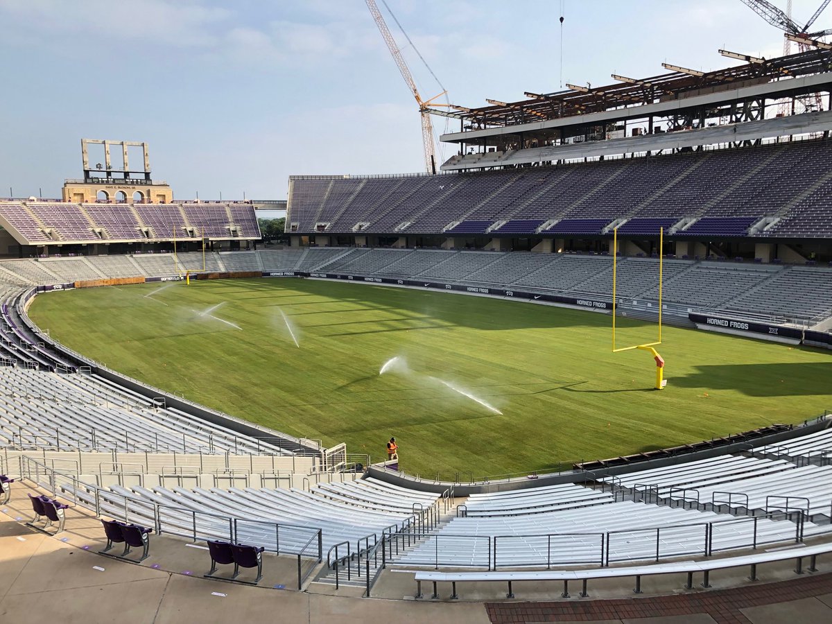 FBCoachP's tweet photo. First phase is complete, field looks awesome!๐๐ค๐ธ https://t.co/DTv49Zrywf