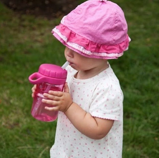 It’s #nationalwalktoschoolweek help your little ones keep hydrated on the go with the Twist Top Water Bottle