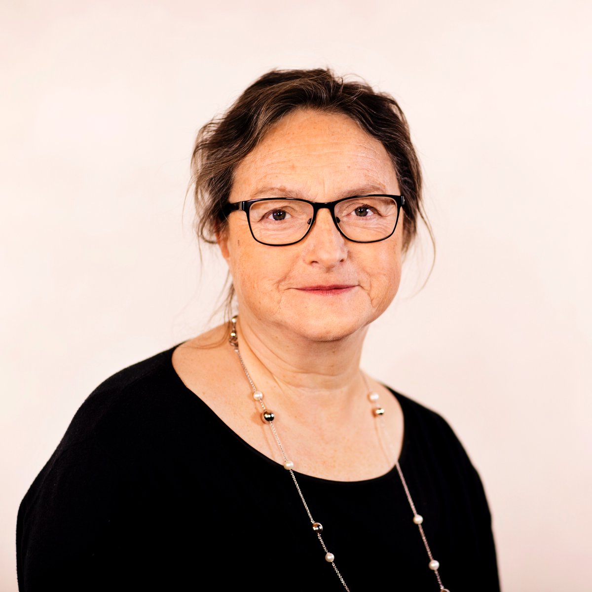 Snåret (@snaaret) on Twitter photo Hej alla poddlyssnare ute i värmen!
I kommande avsnitt av #Snåret träffar <a href="/EmmaJonsteg/">Emma Jonsteg</a> Svensk Byggtjänsts nya styrelseordförande Ingela Lindh.
Vad vill ni veta om hennes nya uppdrag? Ta tillfället i akt och ställ era frågor!
#svenskbyggtjänst Hej alla poddlyssnare ute i värmen!
I kommande avsnitt av #Snåret träffar <a href="/EmmaJonsteg/">Emma Jonsteg</a> Svensk Byggtjänsts nya styrelseordförande Ingela Lindh.
Vad vill ni veta om hennes nya uppdrag? Ta tillfället i akt och ställ era frågor!
#svenskbyggtjänst