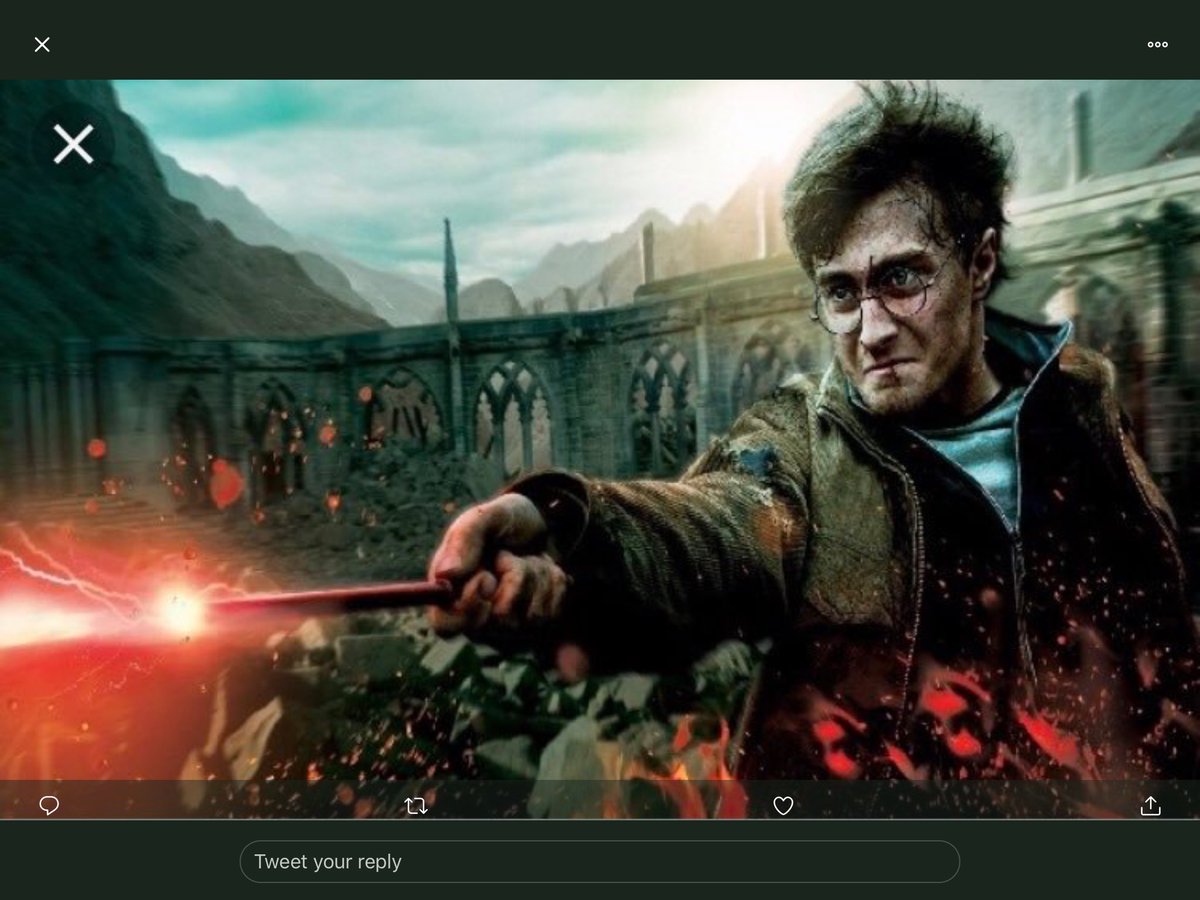 TomCorbXHS's tweet photo. The intensity in Harry’s face is mesmerizing #HPliveXHS https://t.co/OslqVIDtPf