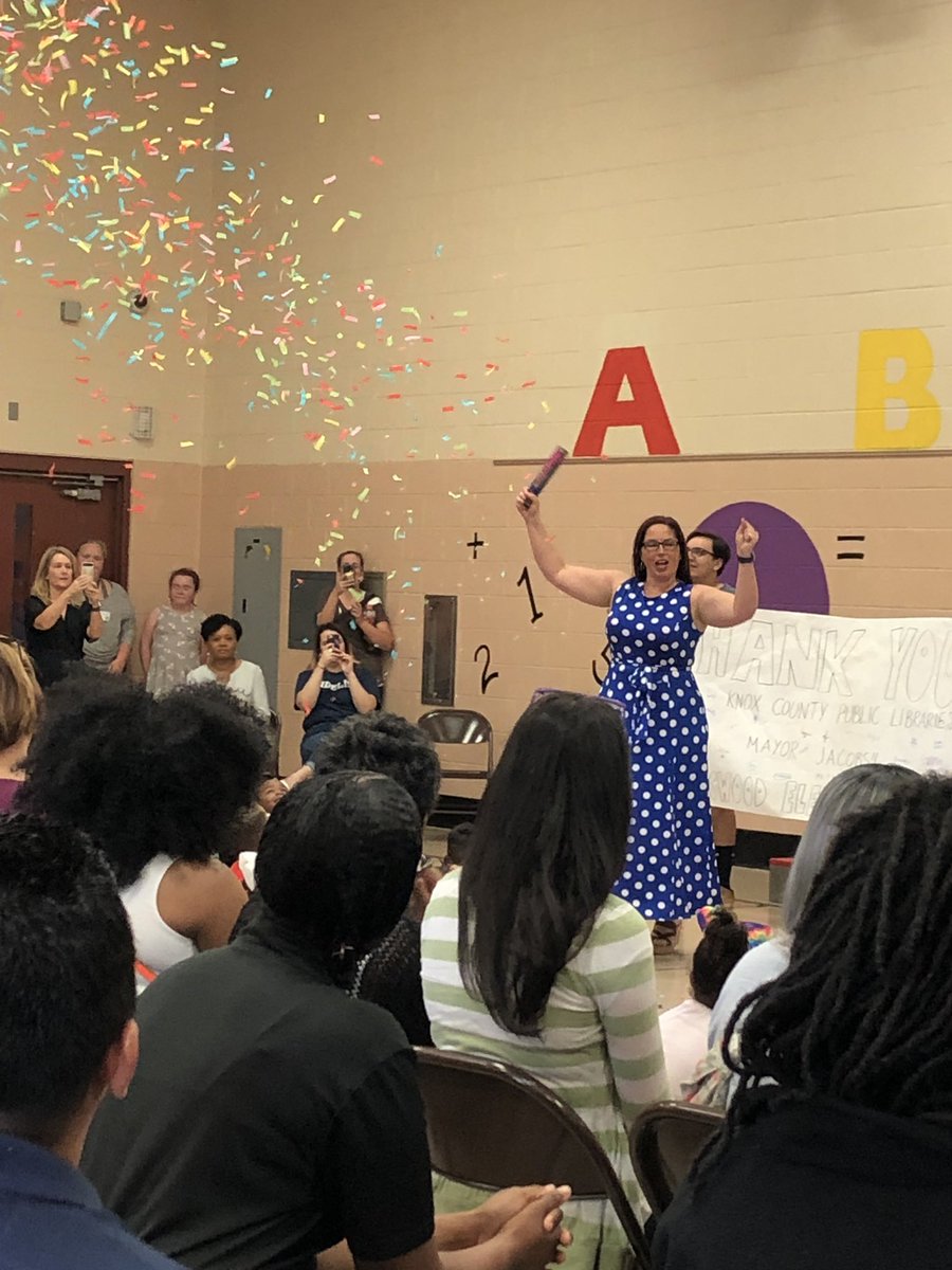 DFLLibrary's tweet photo. What better way to announce a summer full of great reading and our new library card than with confetti cannons?? Thank you @knoxreads @KnoxSchools @GlennJacobsTN  for this great gift! #ReadCityUSA #schoollikenoneother https://t.co/zN9wufmh8M