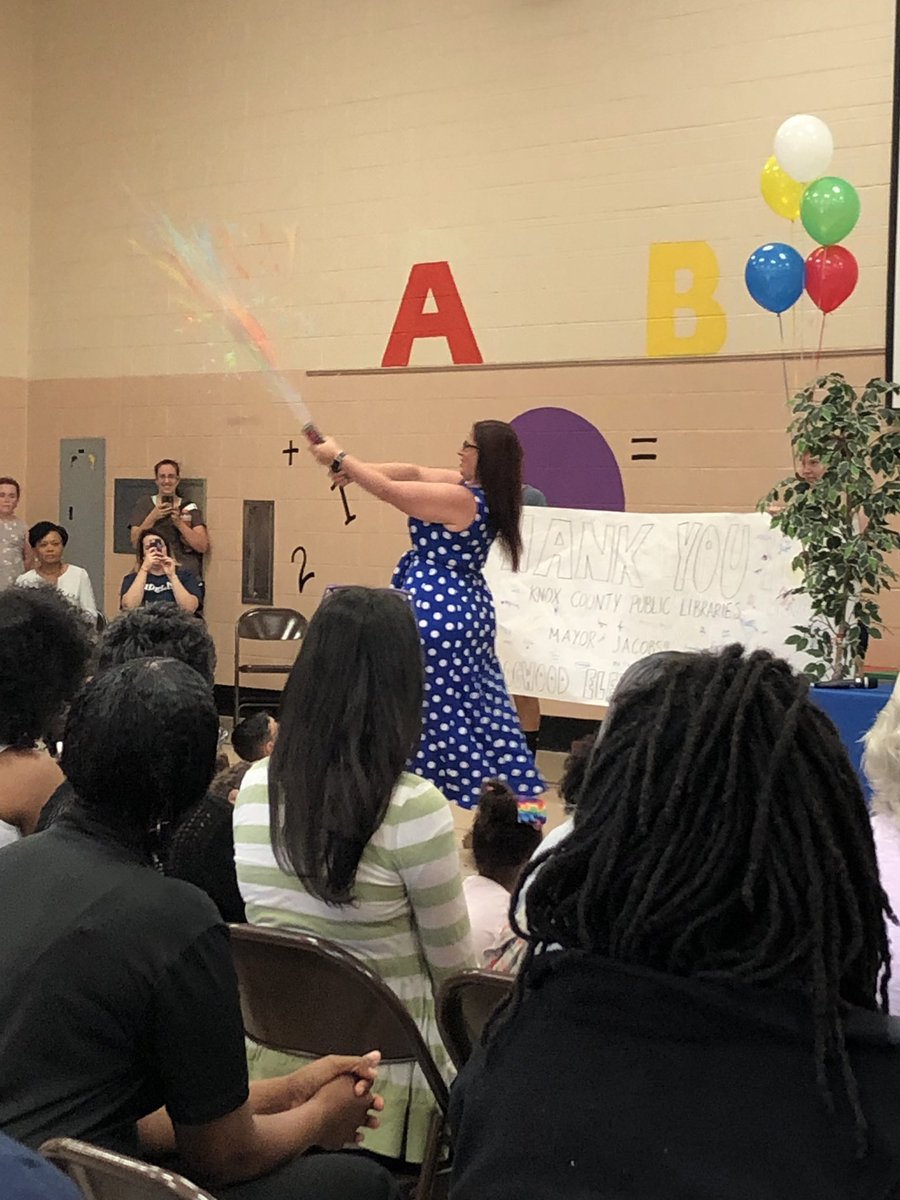DFLLibrary's tweet photo. What better way to announce a summer full of great reading and our new library card than with confetti cannons?? Thank you @knoxreads @KnoxSchools @GlennJacobsTN  for this great gift! #ReadCityUSA #schoollikenoneother https://t.co/zN9wufmh8M