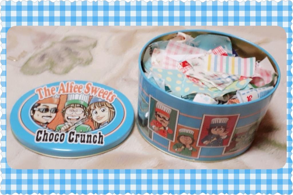 白色夏美 刺繍糸の収納で使いたいなぁ 今のところの刺繍糸の収納はジップロック3袋 ダイソーのmdケース The Alfeeの昔のお菓子のグッズの缶