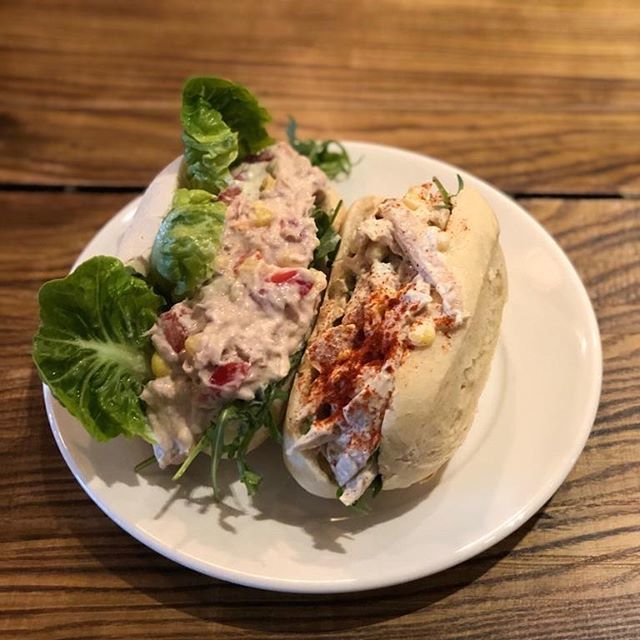 cow_n_pig's tweet photo. Itโs #britishsandwichweek ๐ฅช Have you seen some of our new mini baguettes? You can order them to eat in or takeaway ๐๐ #sandwich #baguette #sandwichweek #britishsandwichweek2019 #lunchtime #yum #tasty #eatin #takeaway #newmenuitem #restaurant #orpingtโฆ https://t.co/lYGzyaexMr https://t.co/JicmxZNfDW