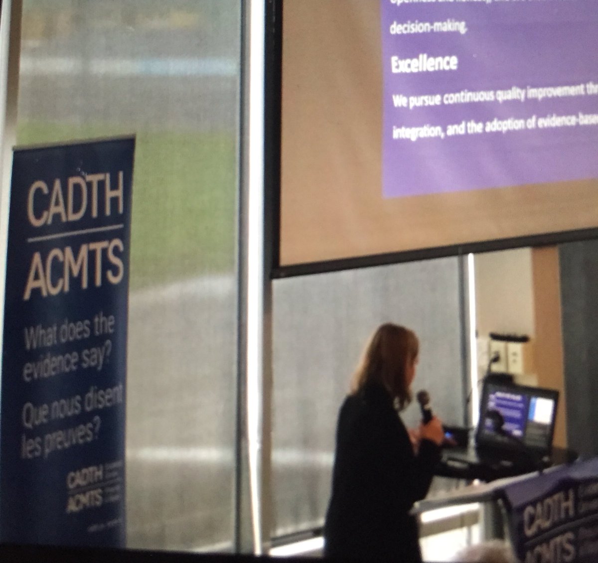 PykeLisa's tweet photo. @jenboswell1 introducing @CADTH_ACMTS ‘s evidence to support practice  #AntibioticMatters #antibioticmatters #LymeDisease @CADTH_ACMTS @healthpei @ARNPEI @MSPEI_Docs @InfoPEI @PEIGuardian @drgreggerman https://t.co/llxm8RF5mu