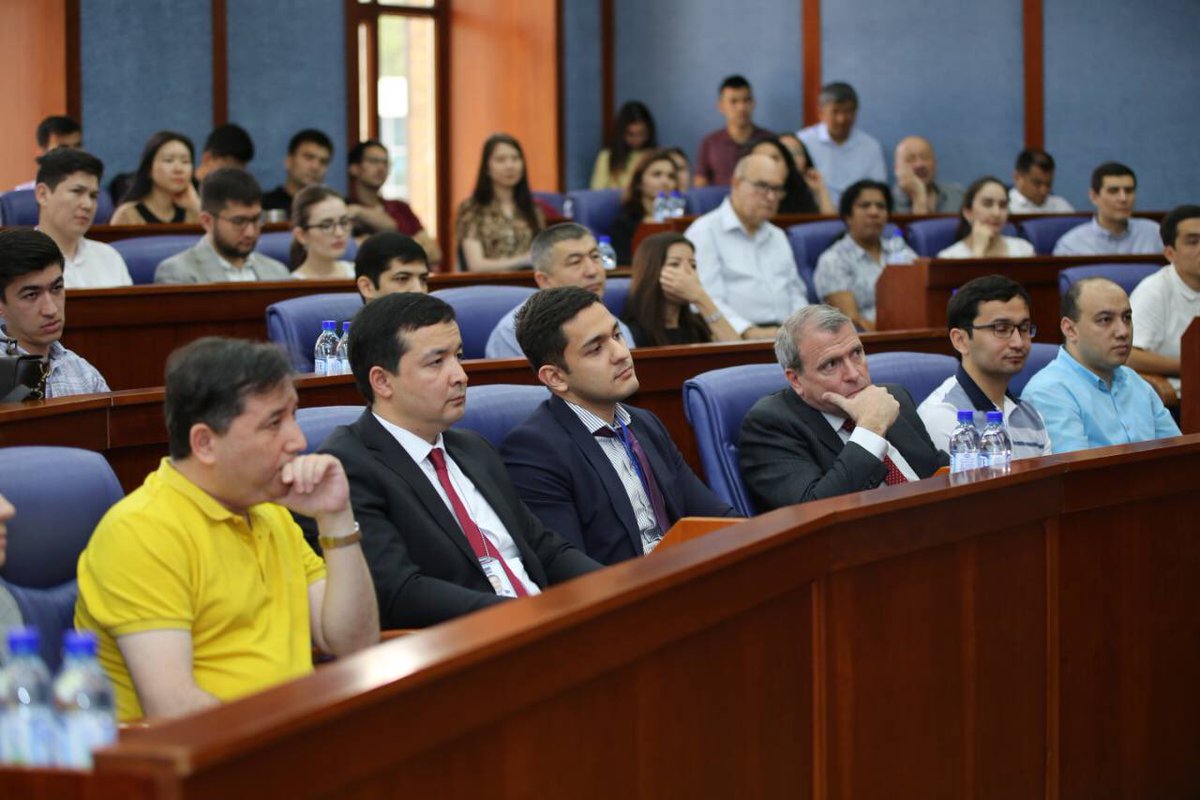 HelenaFraserUN's tweet photo. Connecting academia 👨‍🎓👩‍🎓for #SustainableDevelopment: glad to bring Prof Jeffrey D Sachs, @UN #SDG Advocate, to @WestminsterEdu for vibrant dialogue on #Uzbekistan reforms, #CentralAsia &amp; global connectivity, future of work &amp; tertiary education, energy policy &amp; green economy 
🇺🇿🇺🇳 https://t.co/DcCIkUxdfz