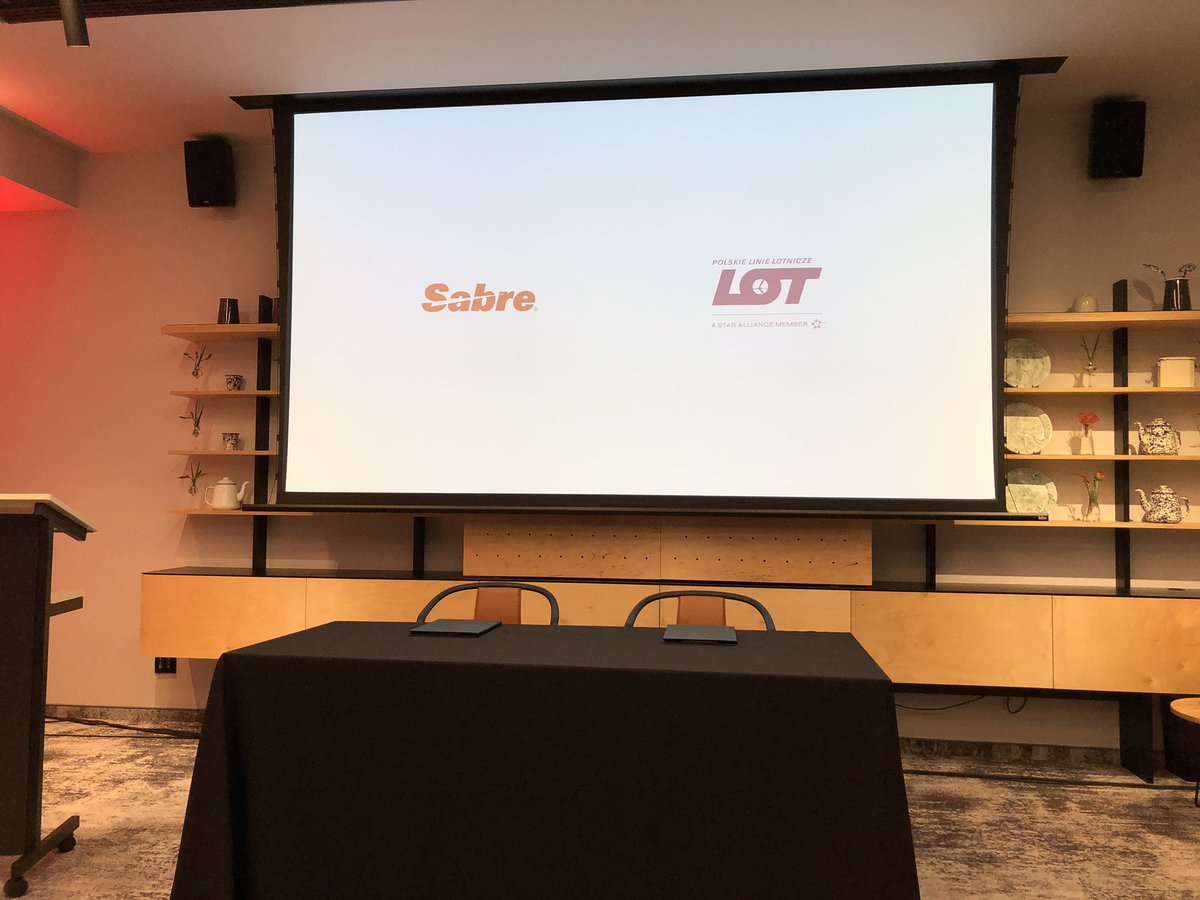 PiotrBozyk's tweet photo. #LOT i #Sabre podpisali dziś w @krakow_pl umowę o dalszej współpracy / LOT & @Sabre_Corp sign an agreement about further #cooperation. #sabre #sabresystems #IT #Krakow #LOTPolishAirlines #innovation #aviation #avgeek @ULC_GOV_PL @RynekLotniczy https://t.co/YBtp35cqPa