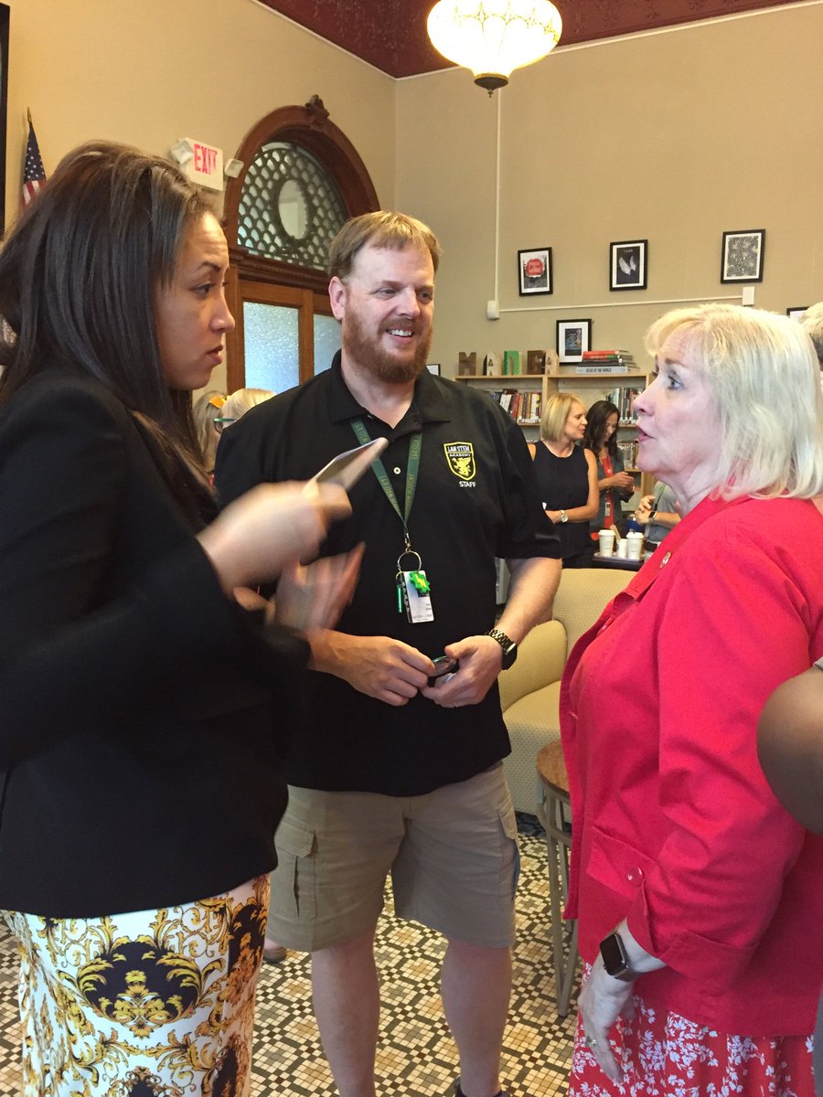 STEMSchultz's tweet photo. Special thanks to @SchwinnTeach and @MasseyForSenate for taking the time to come visit the amazing @BeckyAshe and teachers @LNSTEMAC and @KnoxSchools! So grateful for all of your hard work and leadership. https://t.co/IlcUEwmBUZ