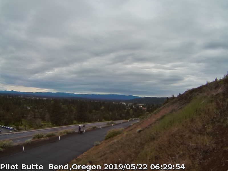 CentralOregonWX's tweet photo. Expect a few more showers today with stronger winds and another change up. Temps will climb into the 60s with a little more sunshine. Here is our #SchoolBusForecast. #ORwx
Online Weather Center >> https://t.co/0QIVgJxqFJ https://t.co/rts0t957KD