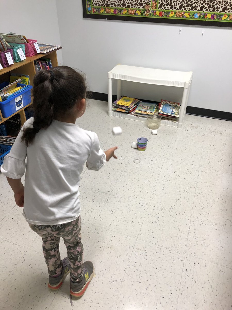 Mrs_Wagner_HSE's tweet photo. Camping day fun @HembreeSprings ! Marshmallow painting, indoor s’mores, and marshmallow toss! @MaEllenzimmer #HSEMakeYourMark #indoorsmores https://t.co/EOLega35VP