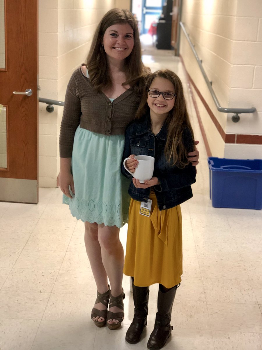 RachelTerrill's tweet photo. Music teacher for the day! @sv_principal @KearneyMOEdu https://t.co/vi9Jnlp4ab