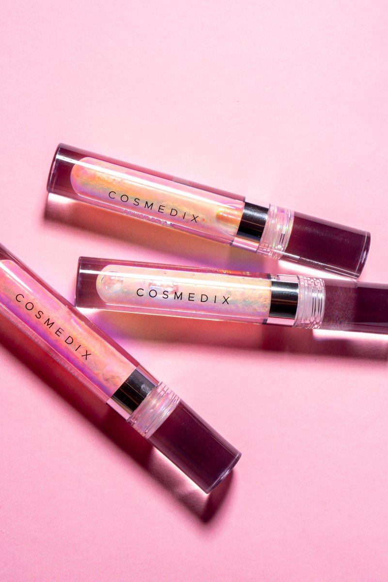 COSMEDIX's tweet photo. *GIVEAWAY TIME*

To kick off the summer season, we're giving away our NEW Lumi Crystal Liquid Crystal Lip Hydrator to 5 lucky winners!

To Win:

1. Follow us on Twitter
2. Favorite this Tweet
3. For an extra entry, retweet!

*Giveaway ends Friday June 7th. International welcome. https://t.co/BY9z3uCvVV