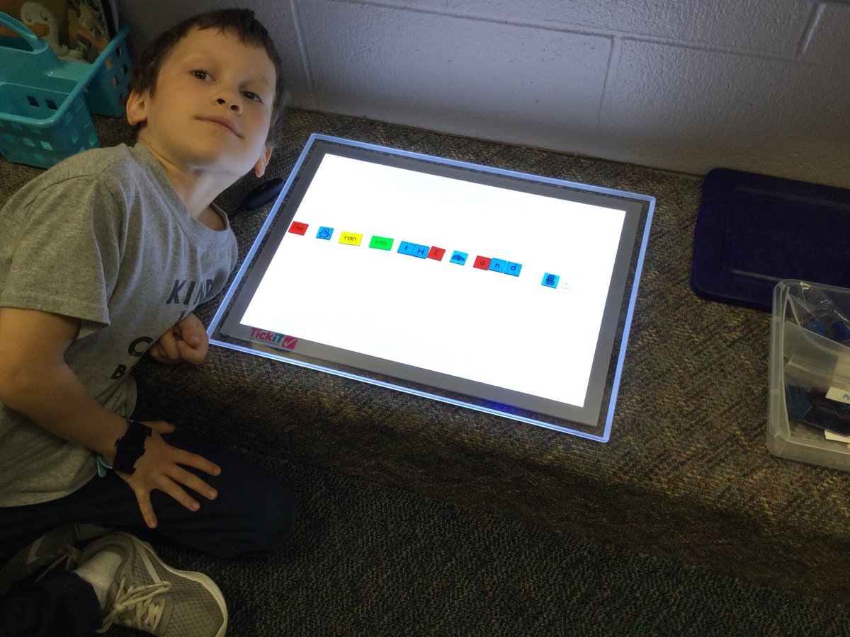 WilliamsonBhmsd's tweet photo. Aldan made a sentence using the new Light Board.
Thank you United Way! https://t.co/piZEl7zKPe