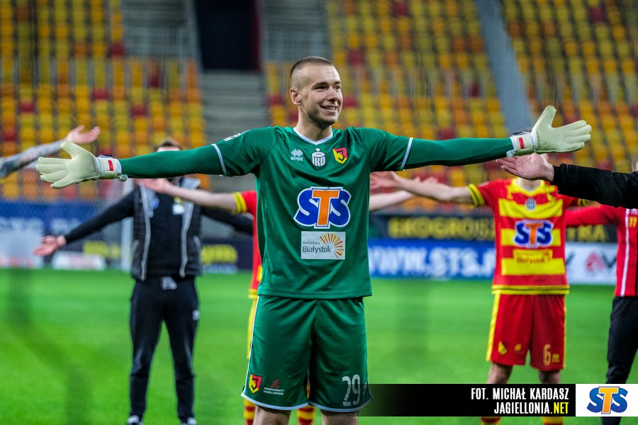 JagielloniaNet's tweet photo. Dzisiaj zapraszamy na podwójną transmisję audycji. O 18:00 SBS, a o 19:20 #STUDIO1920. Dzisiaj gościem specjalnym będzie Grzegorz Sandomierski. https://t.co/EMmCmzDoLy