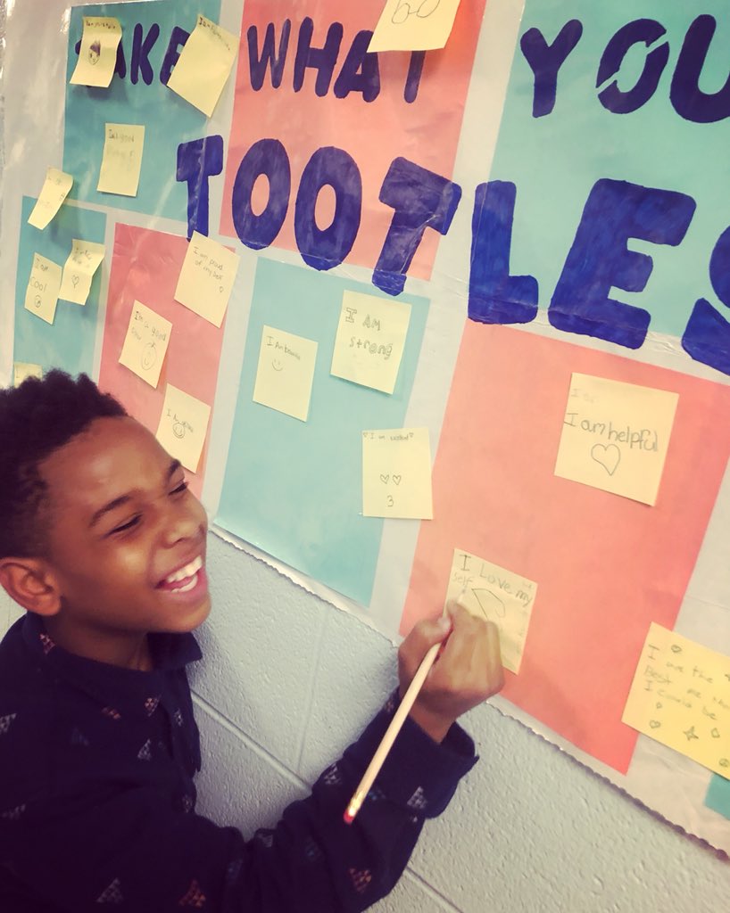 DelawareSCSD's tweet photo. @DelawareSCSD 5th Grade Scholars continue to update their “Take What you Need Tootle Board,” 💜 spreading messages of kindness &amp; love for all to take! 💖 #SCSDCares #SCSDLove 💜 @SyracuseSchools https://t.co/VXMXf2itcO