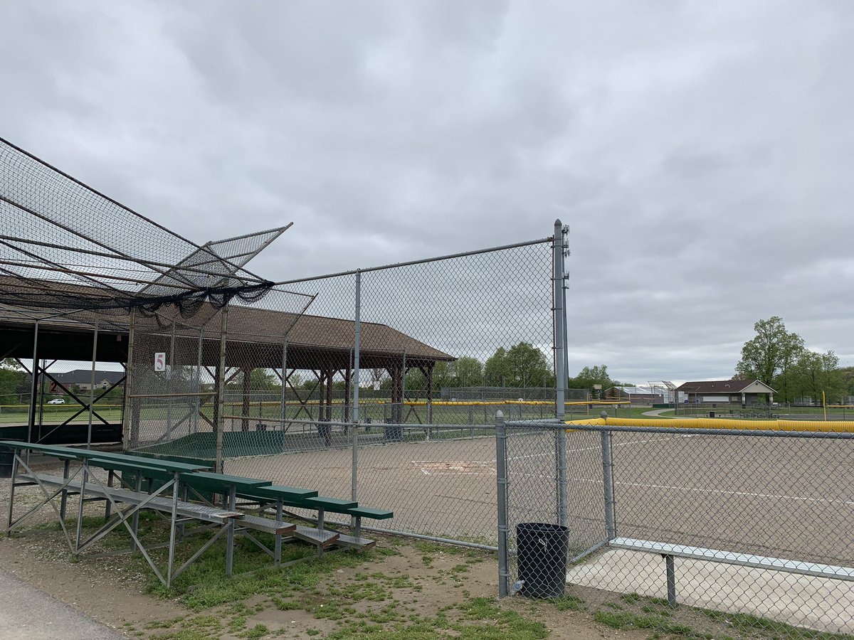 JordanRomano4's tweet photo. 🚨SENIORS🚨
Would y’all wanna participate in a kickball or baseball game at bicentennial?? Lowkey might get something going https://t.co/Bp3QFzsgVE