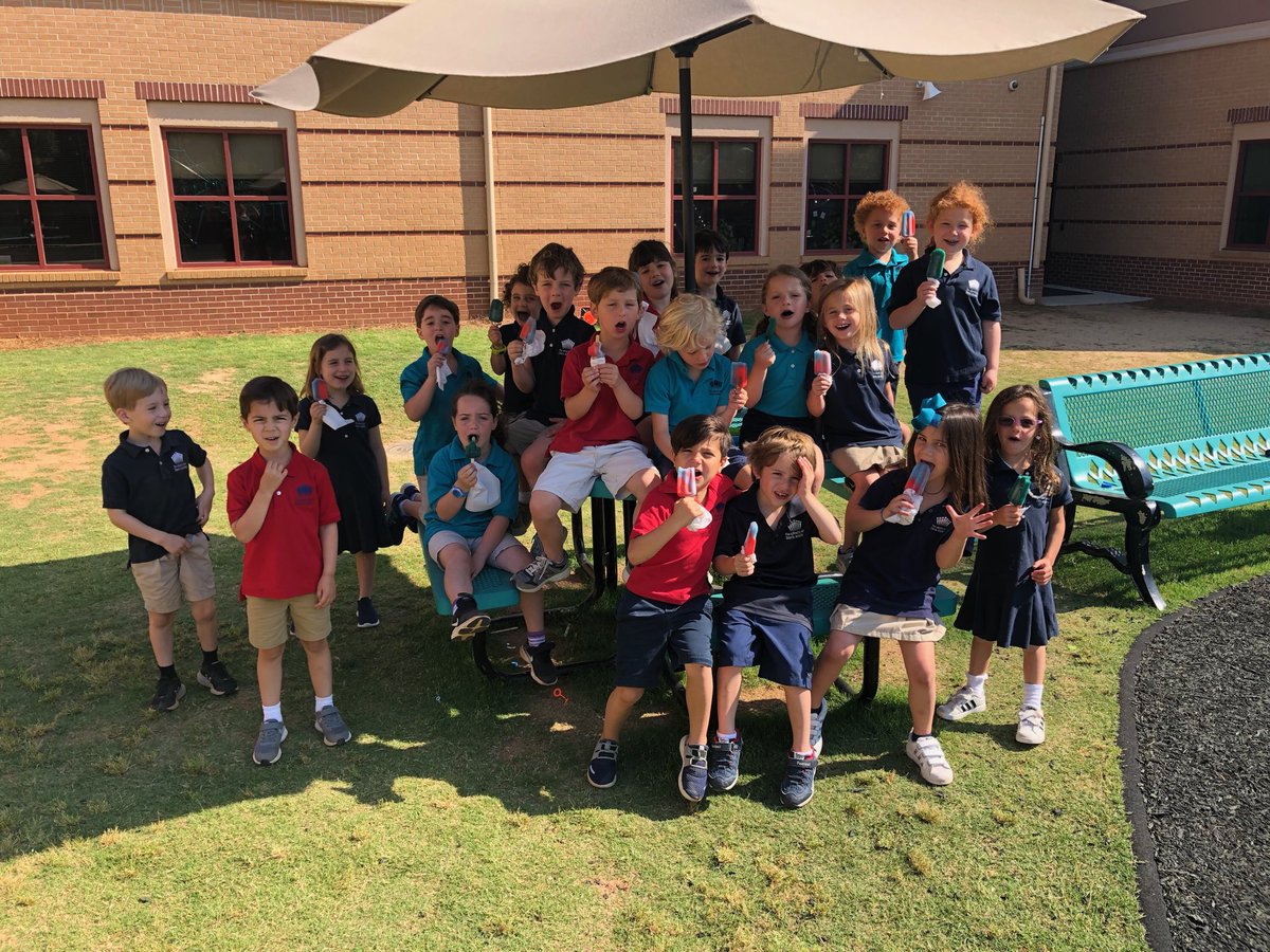 drifdavis's tweet image. Enjoying popsicles on a hot day :) #davisme
