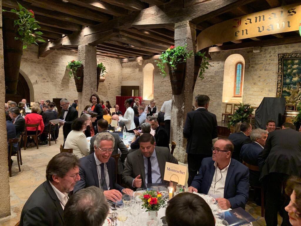 Réception du MEDEF en Bourgogne pour la rencontre des présidents de territoires , délégués généraux et fédérations pro . Préparation de la nouvelle organisation patronale et échanges  sur les principaux sujets de préoccupations des territoires, projet de loi mobilité, fiscalité..