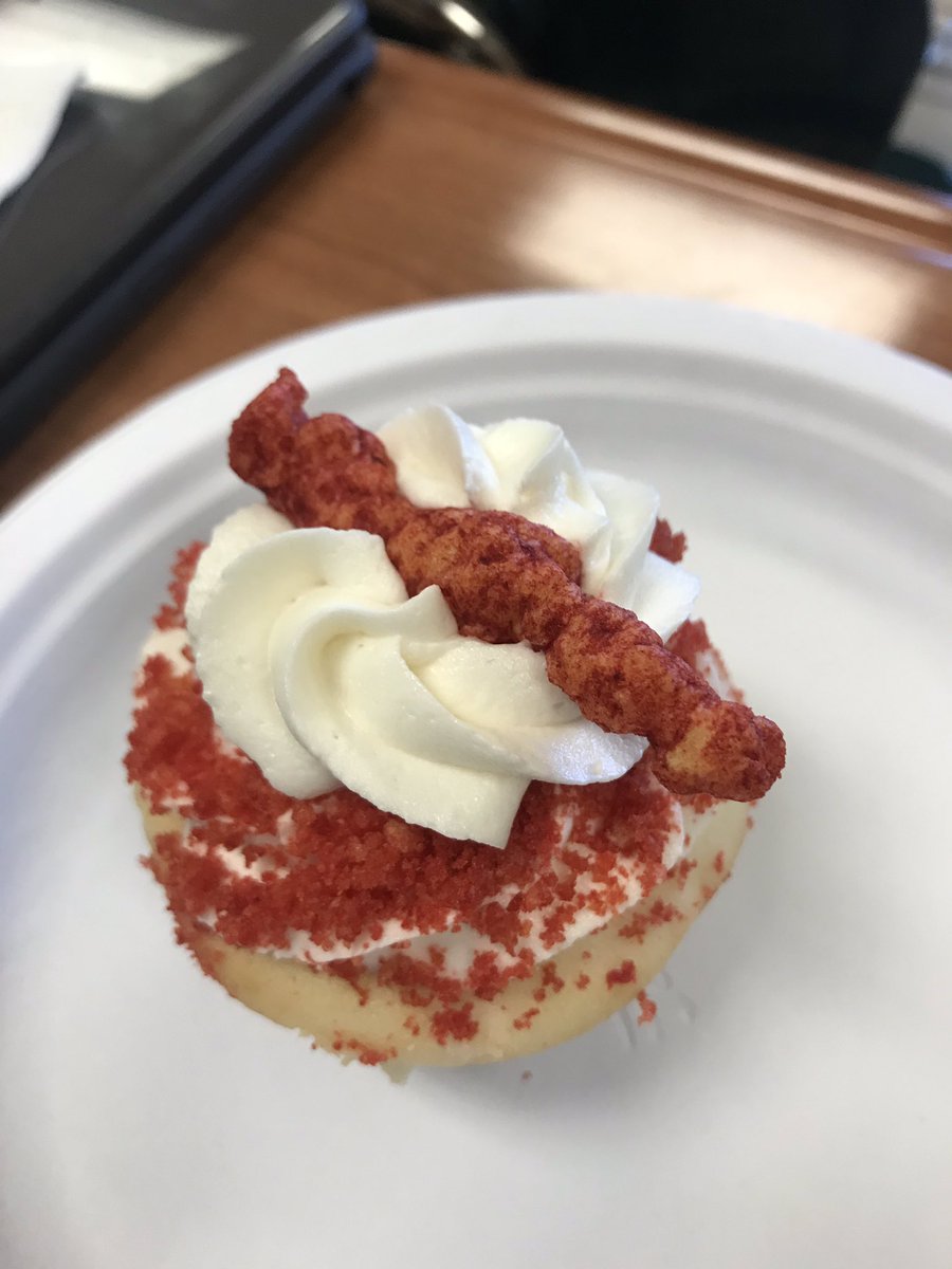 RawsonMs's tweet photo. This is Rex Walls from The Glass Castle. #recipemetaphors #finalAPLangproject #flaminhotcheetocupcake https://t.co/O6rUqvpAiY