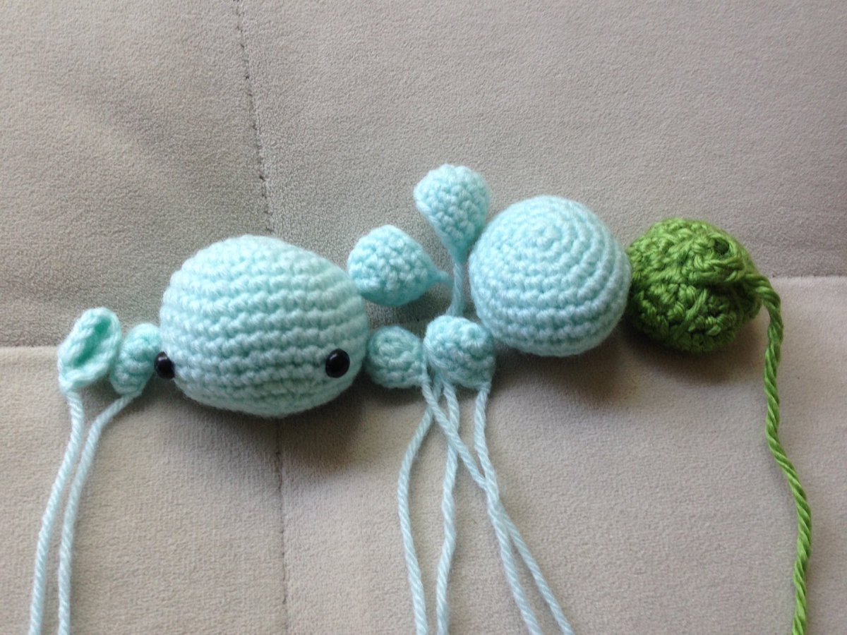 yoloXpr's tweet photo. Time to assemble! #amigurumi #crochet #Pokémon #bulbasaur #wip https://t.co/w887Xx261p