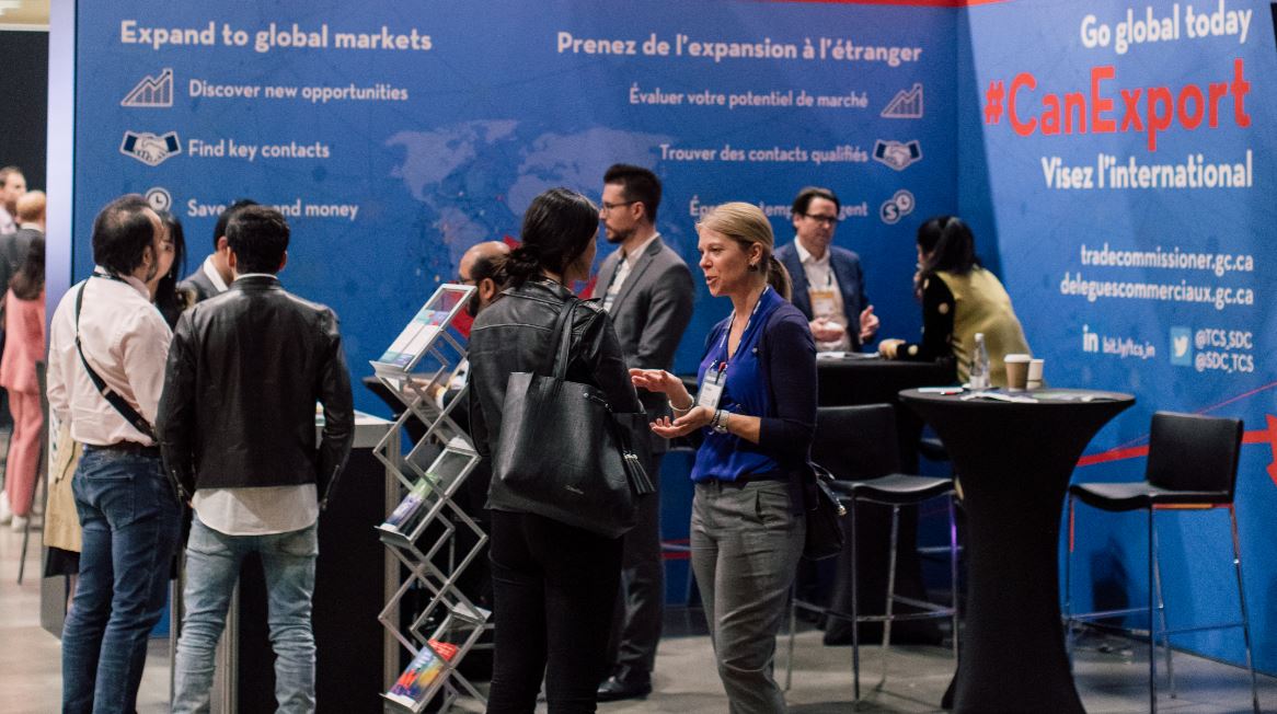 SDC_TCS's tweet photo. Le programme #FACI du SDC fournit des conseils et des services permettant aux femmes entrepreneures canadiennes d'accéder aux marchés internationaux. Venez nous visiter au kiosque E269 dans le hall D à la #CollisionConf et laissez-nous répondre à vos questions! #CollisionCanada https://t.co/2JDlBBaGjf