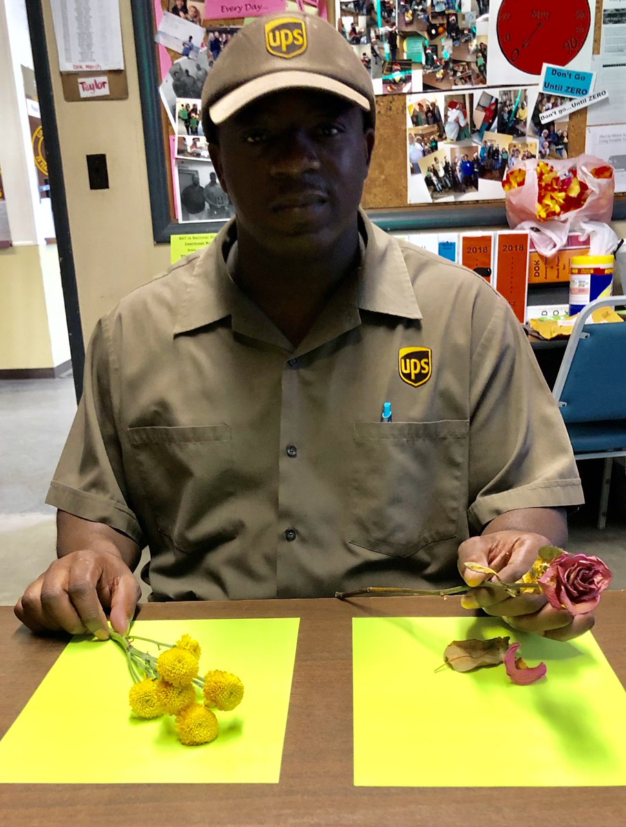 EagleEyeEddie's tweet photo. Without water, your body tissues will dry out. Much like this rose we passed around. The flower that has had water was still flexible and holding up. The one w/o water never stood a chance. 🌞 Stay hydrated 💧 and #StopTheMAYhem. @VinnyMUPSer @AmberHenson07 @deterjeets45 https://t.co/hXUuIL5xMT