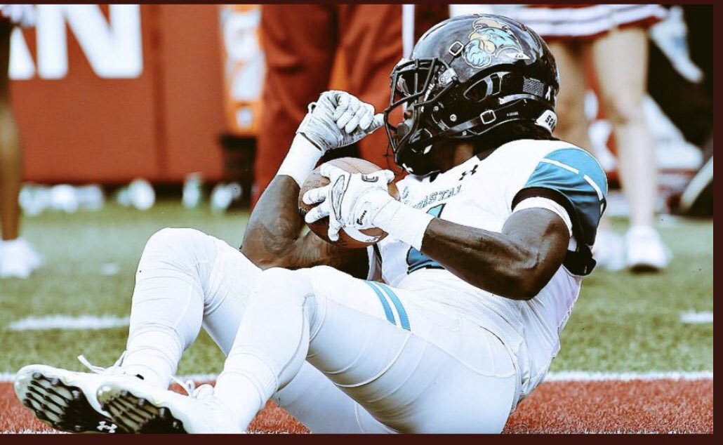 getdamoney02's tweet photo. Honored to have received an offer from Coastal Carolina University🏖  #BEACHSEA20N #BallAtTheBeach https://t.co/oF4VU86WSo