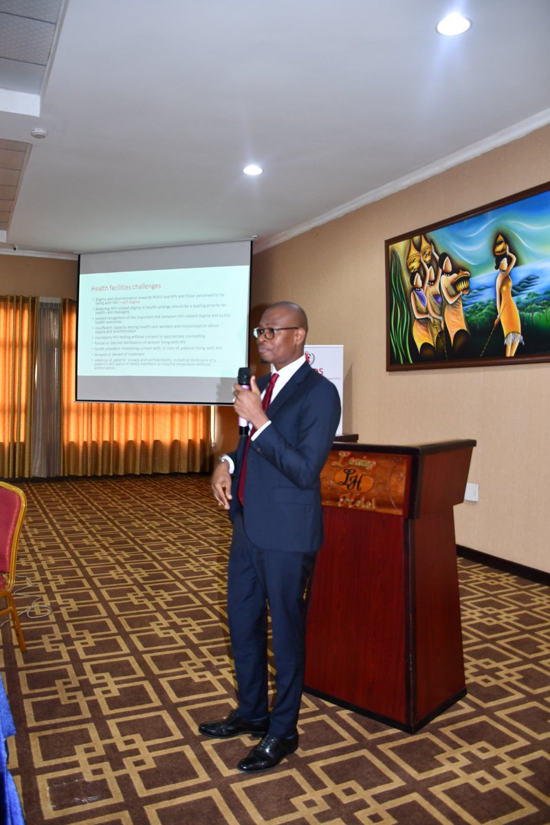 HDIRwanda's tweet photo. #Now: Bechir N' Daw @UNAIDS regional Advisor holding a comprehensive presentation on Strategies for Addressing stigma & discrimination that are supporting the gov'ts to realize rights and people to take up rights
#FastTrackHIV
#LivingNoOneBehind
#KnowYourStatus https://t.co/Mrp6myWsnY