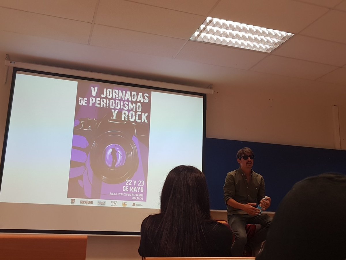En las #VJornadasDePeriodismoYRock de la <a href="/UMHescuelarock/">Escuela de Rock</a> con el #SindicatoRuidoCostaBlanca