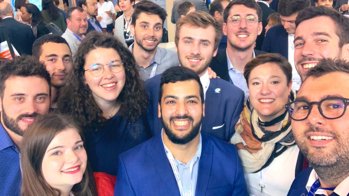 gauthierpro's tweet photo. #SANTEXPO | Très heureux de retrouver les #NGSanté, futurs #soignants et #praticiens, actuellement étudiants / internes en #Médecine, #Pharmacie, #Kinésithérapie, #SageFemme et #SoinsInfirmiers, lors de l’édition 2019 du cocktail #MNH et @groupenehs. https://t.co/2F9EwLr9qt