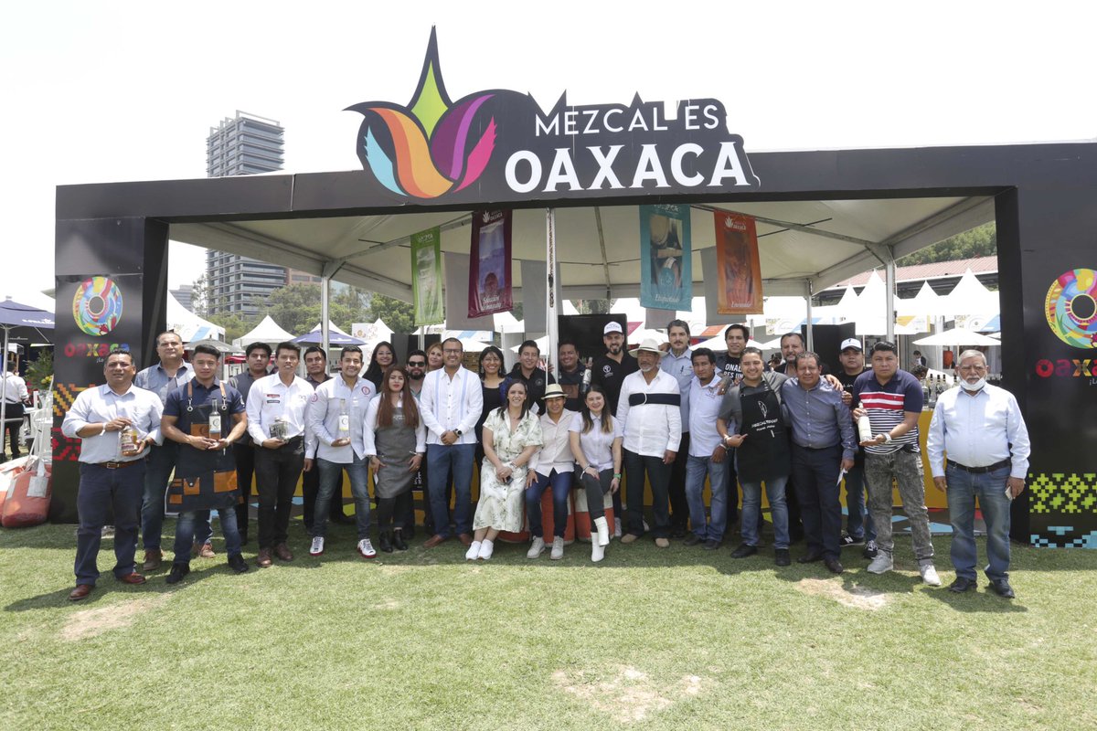 MisionFoodie's tweet photo. @SaborEsPolanco en su sexta edición alcanzó el más grande de todos sus éxitos al mudar toda la experiencia gastronómica a la zona de los jardines del Campo Marte; y nada opacó el brillo de este festival, ni siquiera la contingencia ambiental. https://t.co/SwQcnqO4td