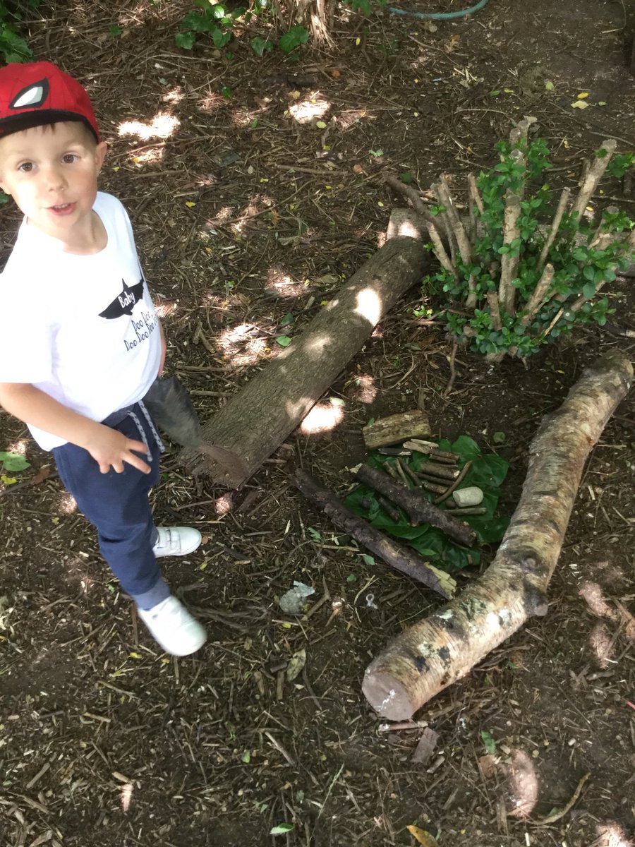 ForestScientia's tweet photo. Our reception class Aristotle made dinosaur dens today! They worked well in groups, chosen by themselves, with who they wouldn’t normally work with in the classroom. #forestschool #dinodens #imaginativeplay #groupwork https://t.co/6XqkcNNLI9