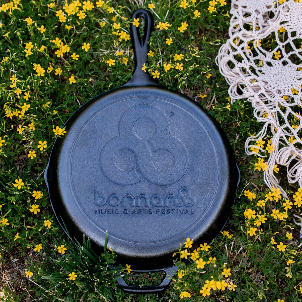 LodgeCastIron's tweet photo. Did you know we'll be at @bonnaroo? You can find us at The Ville with tons of #lodgecastiron swag. ✌️🌼 We'll see you there! #bonnaroo #roadtoroo https://t.co/zh6QtaY3vX