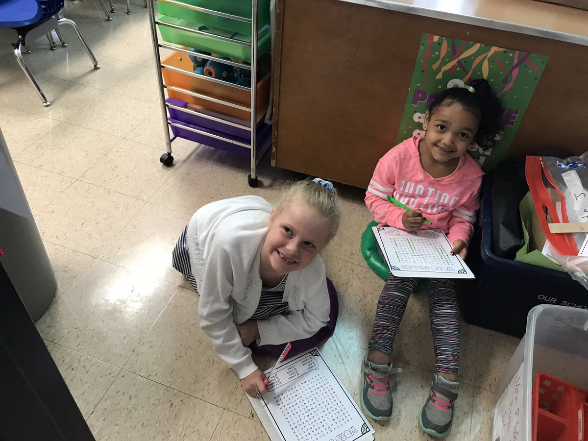 Polakowskiclass's tweet photo. Partner Day Fun In First grade! #weare44 #madison44 https://t.co/18fuPE75se