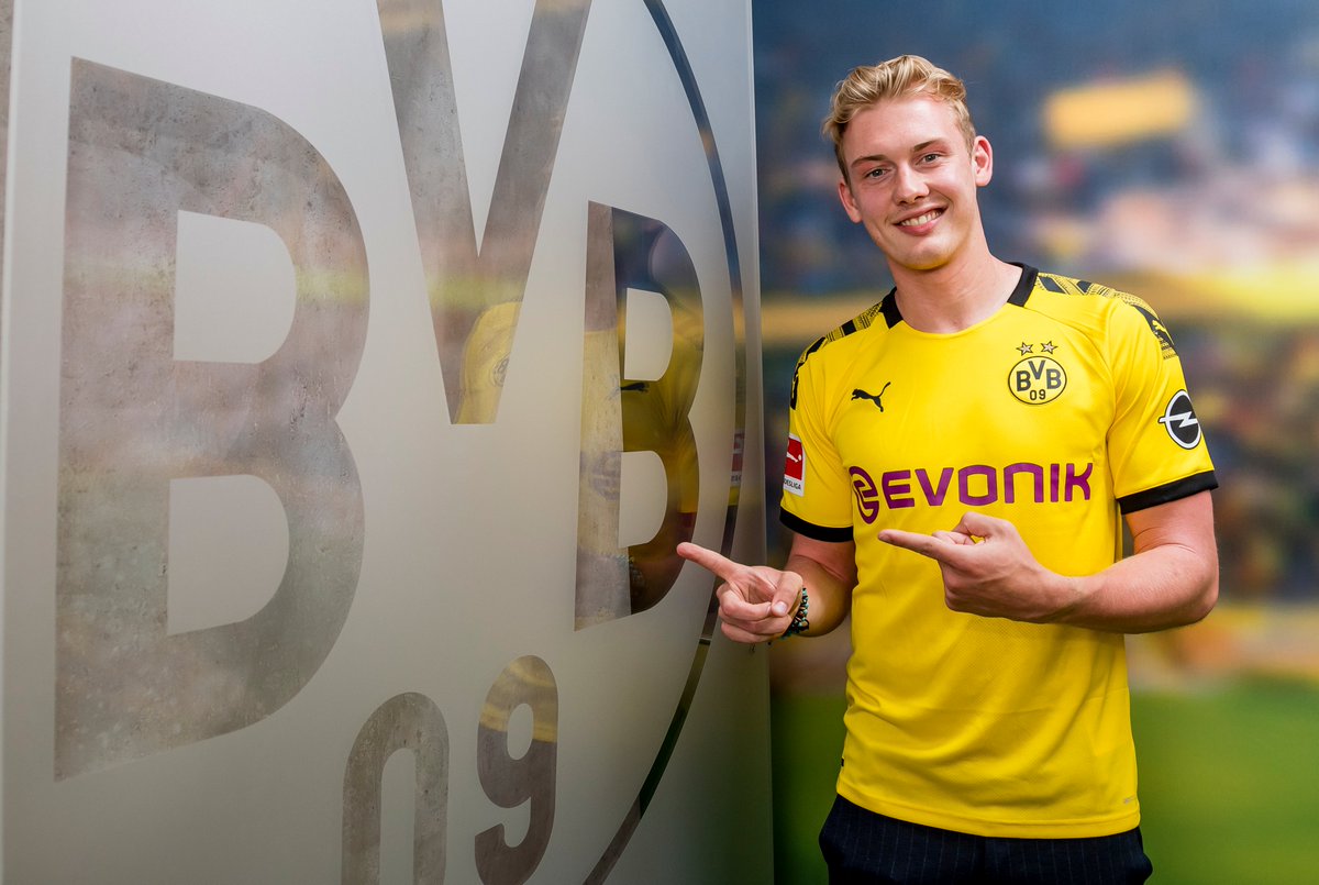 ChampionsLeague's tweet photo. @HazardThorgan8 TRANSFER: Julian Brandt joins Dortmund on a five year deal. ✍️

🖤💛 @JulianBrandt 👍

#UCL https://t.co/9owjgwVtXY
