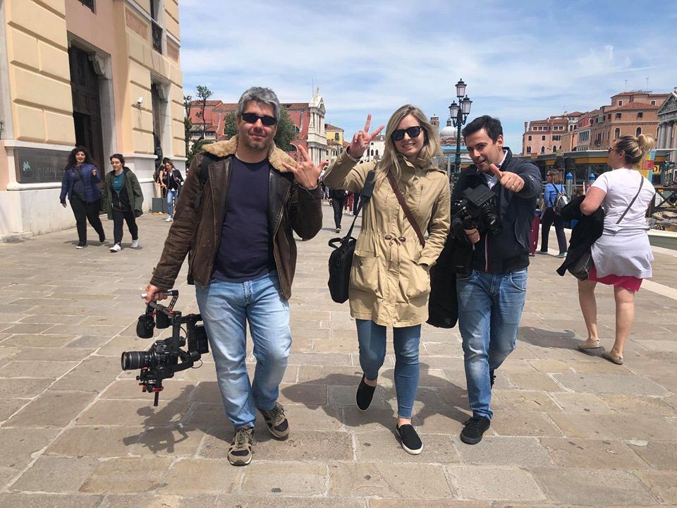 armonicafilm's tweet photo. Hands up for the best crew! π
#bestcrew #cameracrew #videocrew #bestteam #teamarmonica #armonicafilm #videoproduction #videooperator #cameraoperator #cameraman #camerawoman #bestjob #topteam #photography #videography #videomaker #photographer #setlife #professionalvideo #video https://t.co/vKd0E94HN3