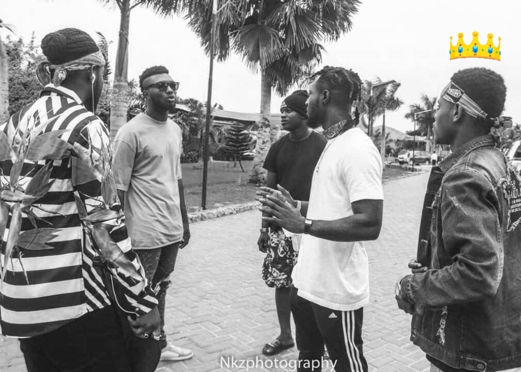 kojo__lipsy's tweet photo. Next Blakk Cedi 👑 😊🕯 I don't Joke with my Artiste
@YBlaqOfficial ....#loyalty #FixedStarMusic https://t.co/xRiLNKYQzd