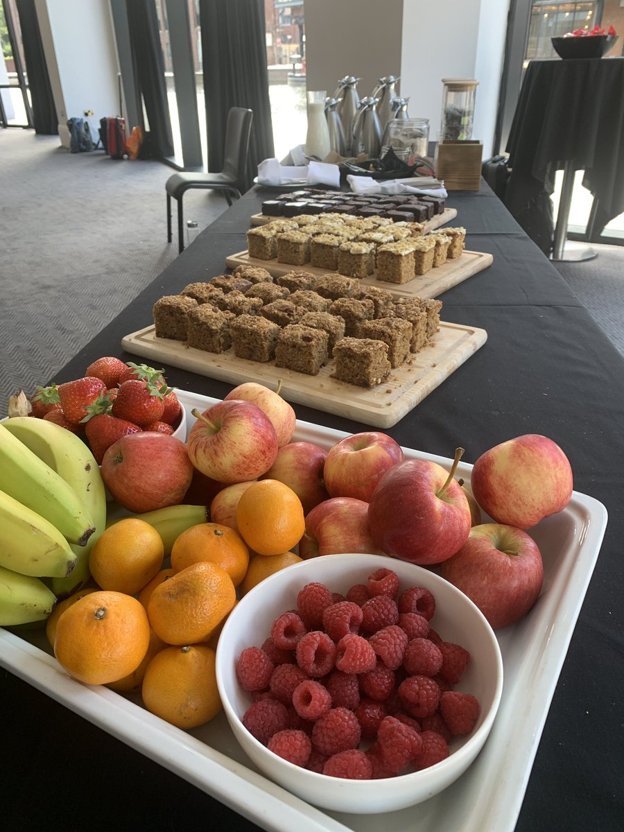 LWitcherley's tweet image. Cake and coffee time (and fruit) 😂 And the bar is now open! #refreshments #hubspotevent #networkingtime @CognitionAgency @HubSpot 😋
