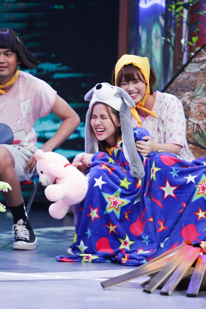 chalaphap48's tweet image. ถ้าอยากรู้ว่าคุณหมีขำอะไร อย่าลืมติดตามชมรายการ “ยุทธการขยับเหงือก” เทปของน้องๆ BNK48 ออกอากาศ วันที่ 16 มิ.ย. 2562 เวลา 14.45 น. ทางช่อง One 31  #NamneungBNK48 #BNK48 #ยุทธการขยับเหงือก #ช่องONE31