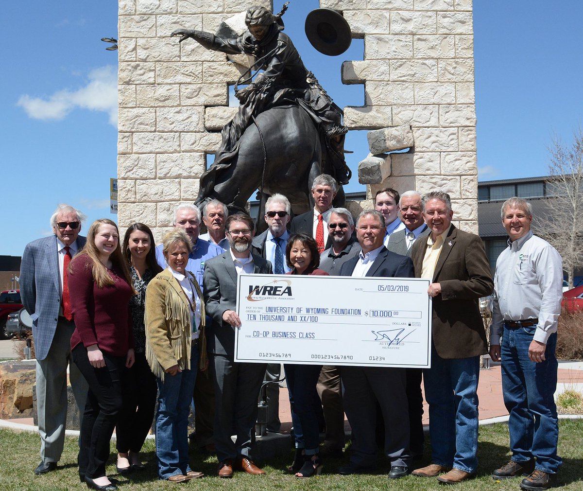 TriStateGT's tweet photo. Wyo co-ops help spark new #CoopBizModel course at @UWyonews via @NRECANews #CoopPrinciples #FiveEducation #SixCooperationAmongstCoops #TheFutureIsBright ๐๐๐ผ๐๐ผ๐๐ผ๐๐ผ https://t.co/Gl1zm7cbhO https://t.co/VXCgDK2L9R