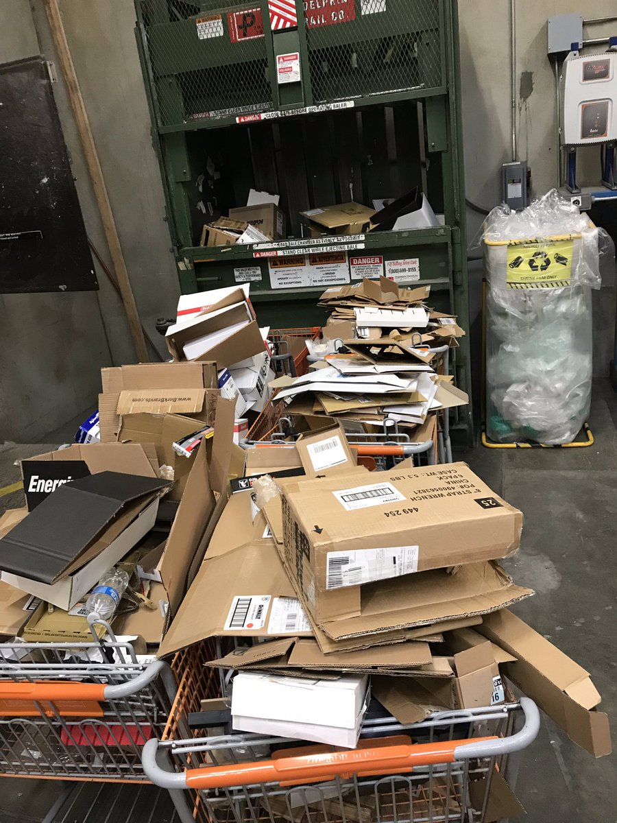 Freight team getting in on some power pack down throughout the store! @CumminsLucas @blkubes @AnthonyPHD4026 <a href="/SummerB_THD4026/">Summer Burton</a> <a href="/semke_t/">Thomas Semke</a>