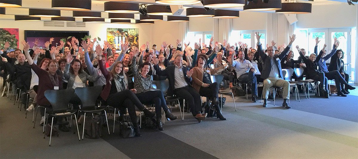 JessicaVerberne's tweet photo. Wat is de menselijke factor in #klantcontact?  Voor het KCC Congres op 8 oktober zijn wij op zoek naar praktijkcases  uit de overheid die verbinding houden met dit thema. Stuur voor 17 juni  je voorstel in! https://t.co/CXGZL17hEf