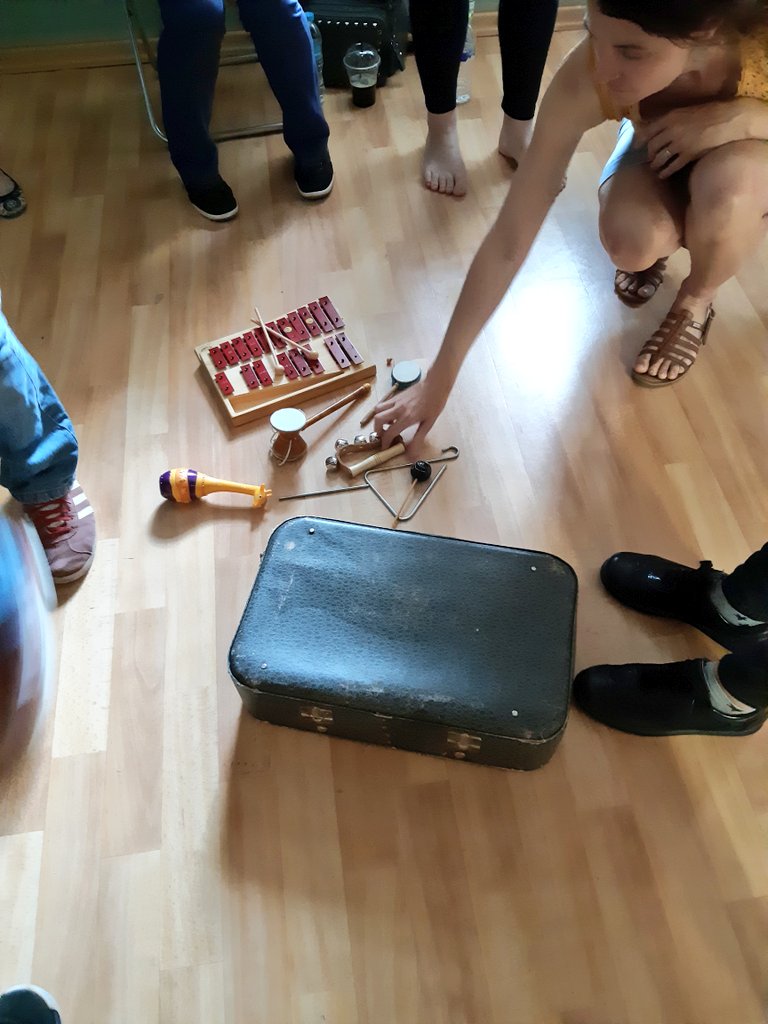 Le_LABA's tweet photo. [J0UR 2] Les participants de la formation préparent une production #artistique pour l'événement final du projet #MigratoryMusics soutenu par @ErasmusplusFR. Rendez-vous le 24 mai après-midi à #Thessalonique pour la découvrir ! https://t.co/ModHk6j5tZ