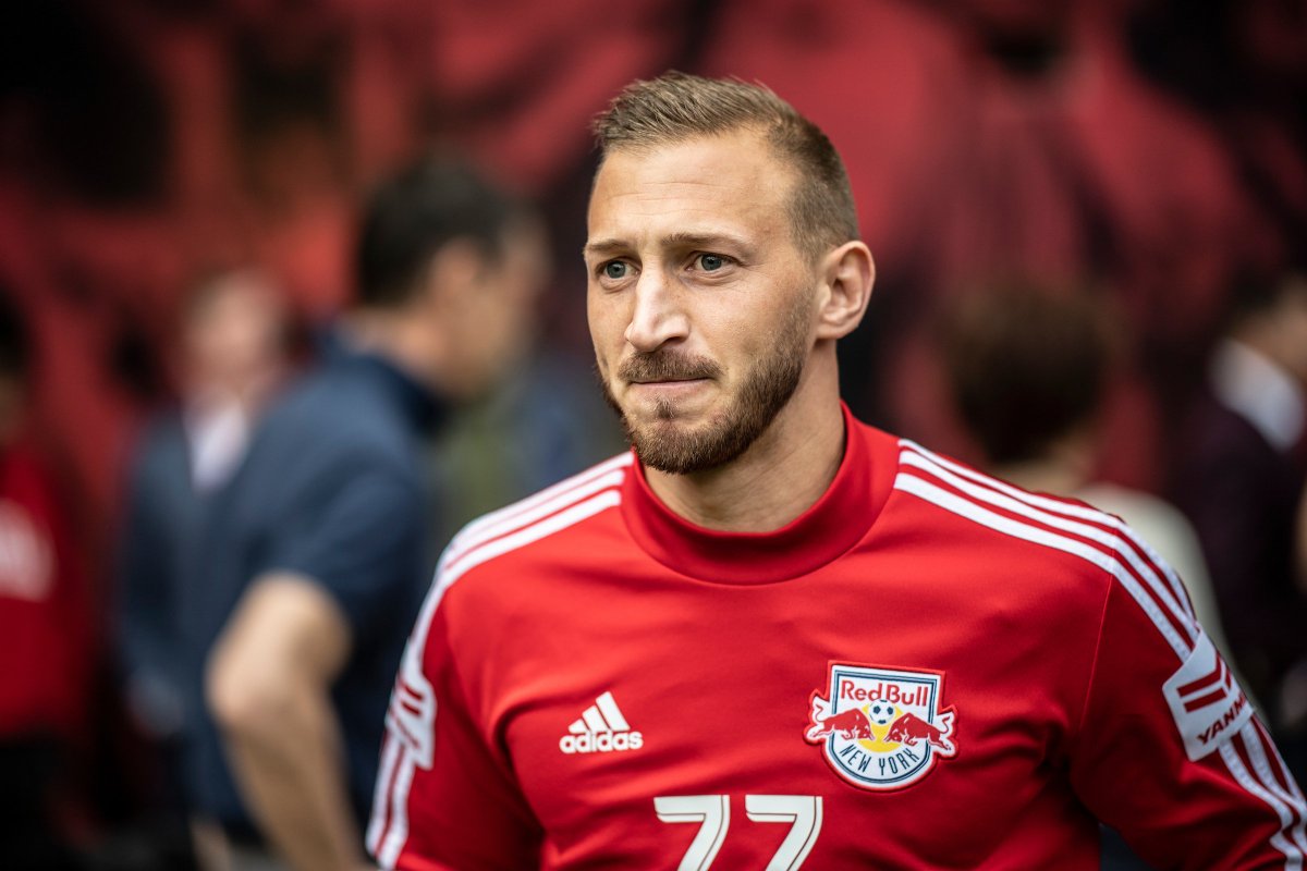 NYRedBullsFr's tweet photo. Joyeux anniversaire #DanielRoyer !! 

Enjoy your day Dany.❣️

#RBNY

https://t.co/Mg0KrfXYJ5