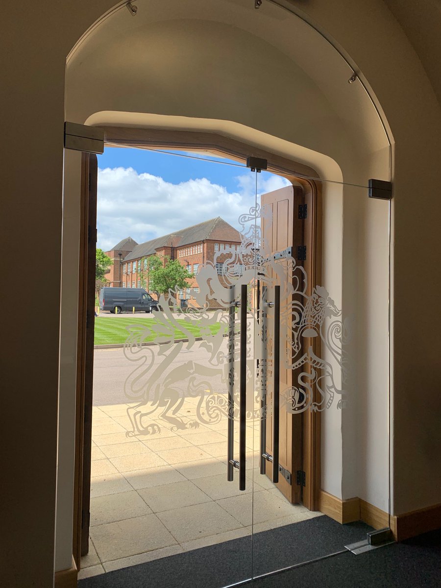 BBalletCompany's tweet photo. We've just had our first Production meeting at @RuddockPAC this morning - talking through set design, orchestral rehearsals and lighting patterns. The concept of 'Recital 2019' is starting to become reality...
Apply to become a Company Associate for 'Recital 2019' today! https://t.co/yjgsE59HVv