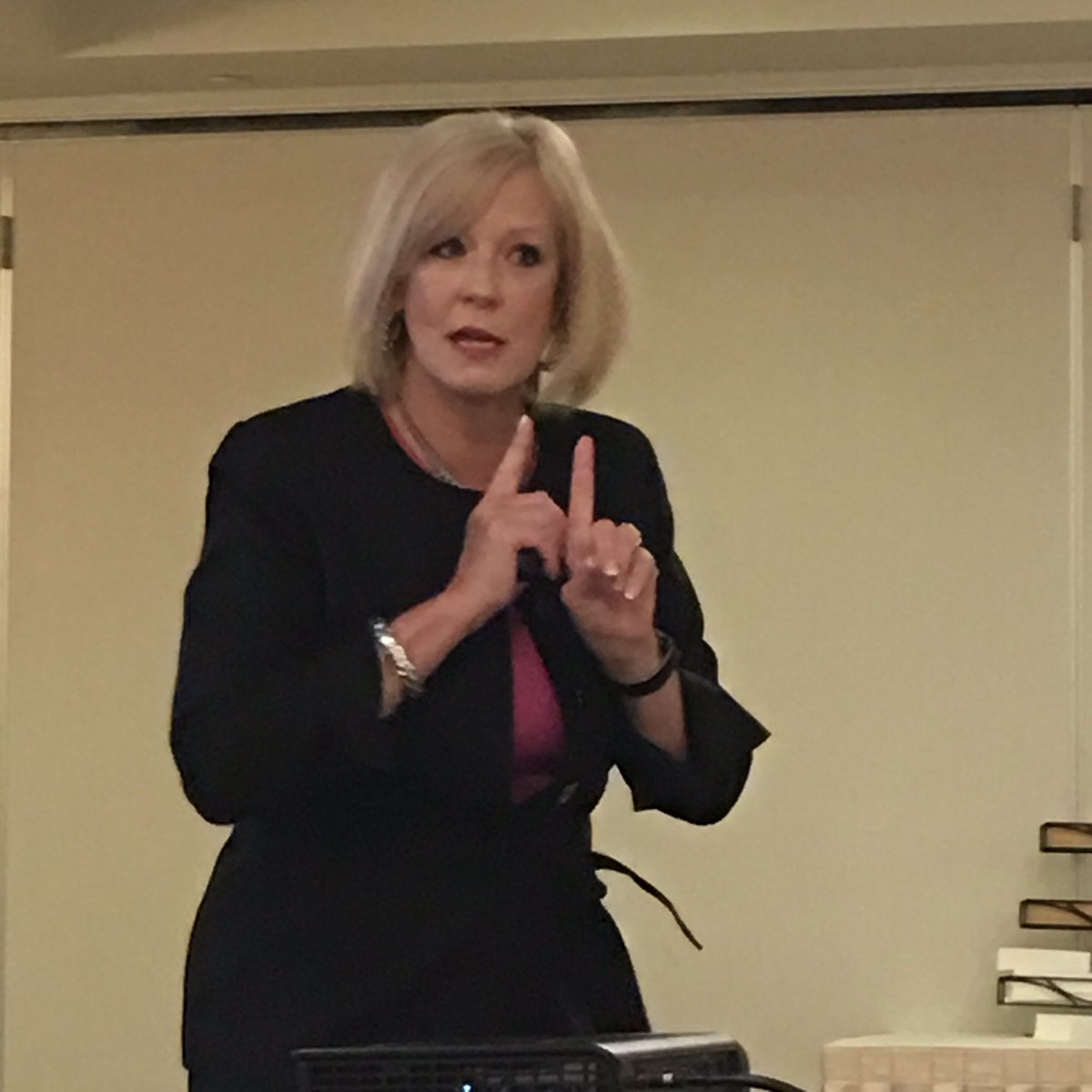eemccal's tweet photo. “Hospital Leadership needs to understand clearly, how helpful, or how hurtful, volunteers can be to the organization” @PatientFears #speakingtruth #changingculture #beatthetable https://t.co/rQWwY3YfCZ